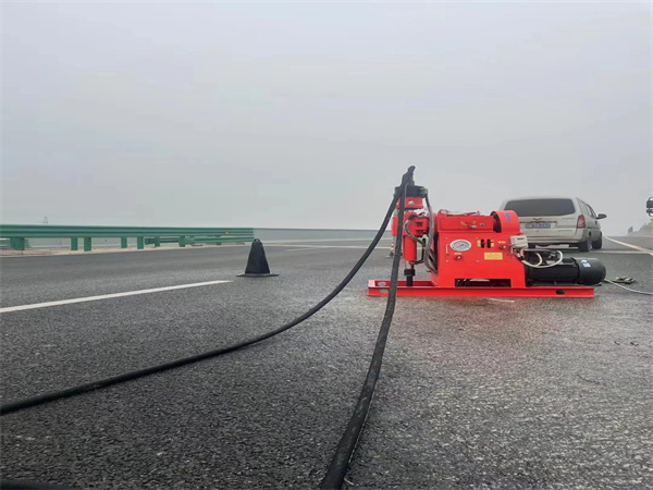 金乡马路路基路面开裂下沉注浆加固灌浆